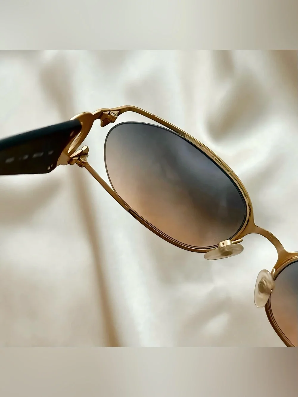 AUTHENTIC VINTAGE CHANEL 4023 C.138 VINTAGE RIMLESS GRADIENT CC LOGO SUNGLASSES